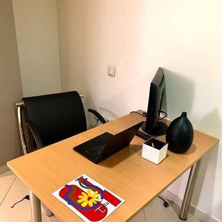Spacious 4-Bedroom Family Home, 100M From Metro Athen Exterior foto