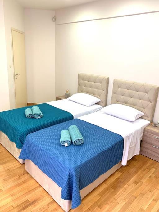 Spacious 4-Bedroom Family Home, 100M From Metro Athen Exterior foto